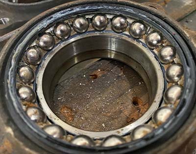 inside of a wheel bearing with metal balls