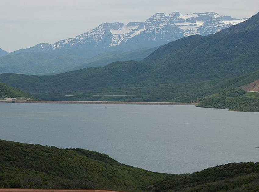 Jordanelle Reservior with snow-capped mountains
